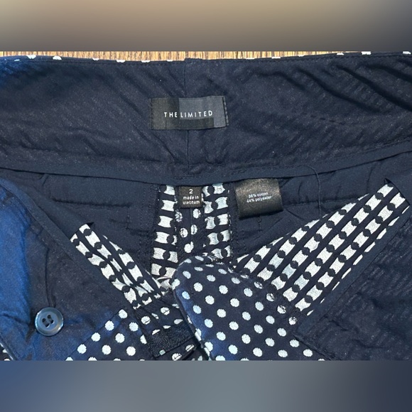 The Limited size 2, navy with white polkadot short - Picture 2 of 3